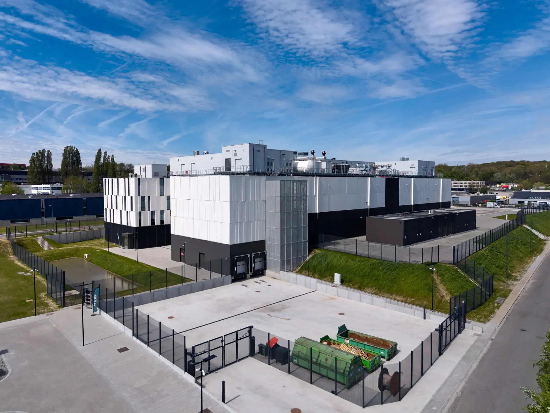 KevlinX Data Centre Main View